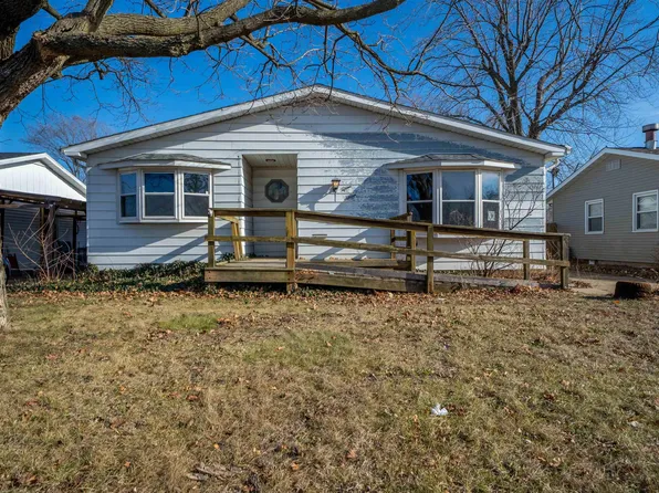 1516 N 16th St, Pekin, IL 61554