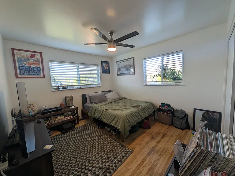 576 E Millcreek Way — Photo 6