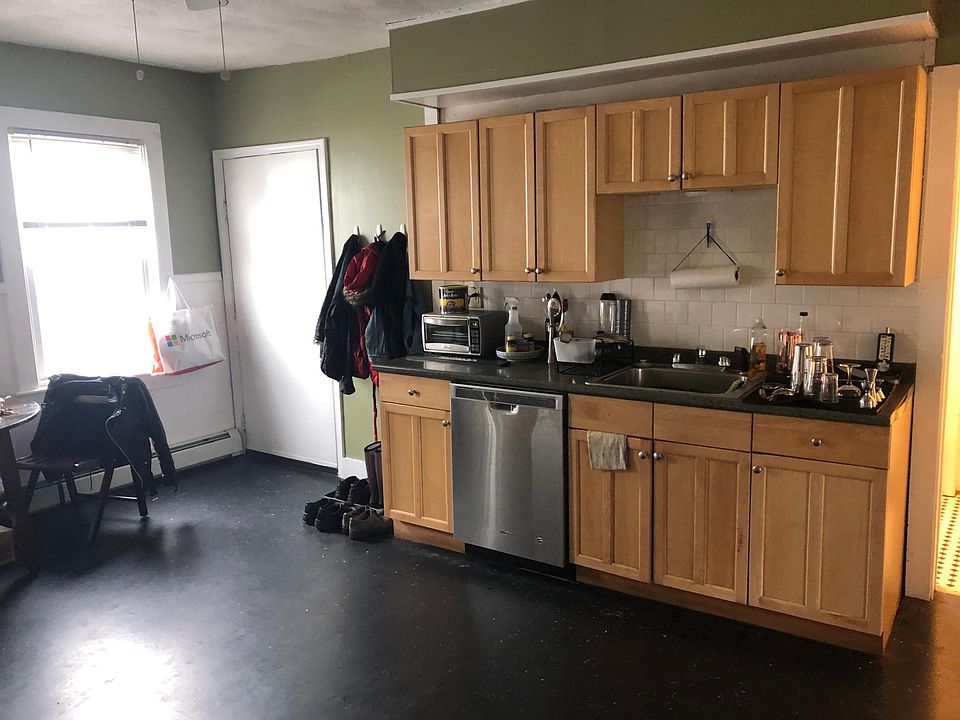 1st image of 127 1/2 De Pasquale Ave #2