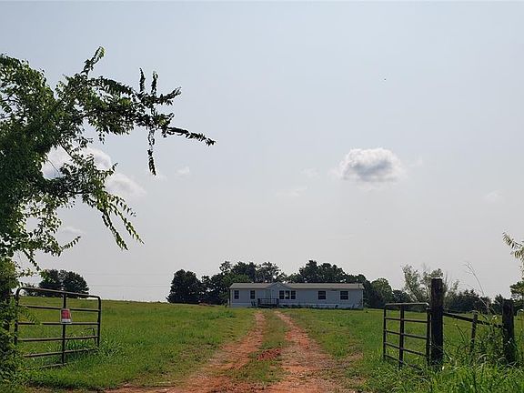 4th image of 21380 Pioneer Cir