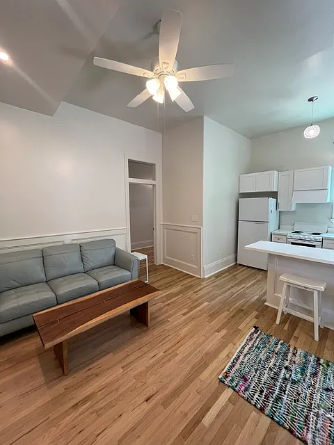 1 bed, 1000 sqft, $1,575 — Photo 3