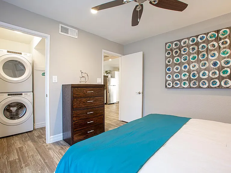 Spacious 1 Bedroom, 1 Bath with Open Floor Plan, 756 Sq Ft