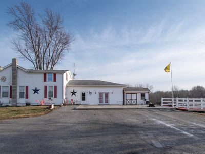 8555 N Angling Rd, Kendallville, IN, 46755