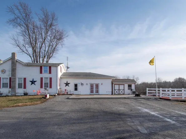 8555 N Angling Rd, Kendallville, IN 46755