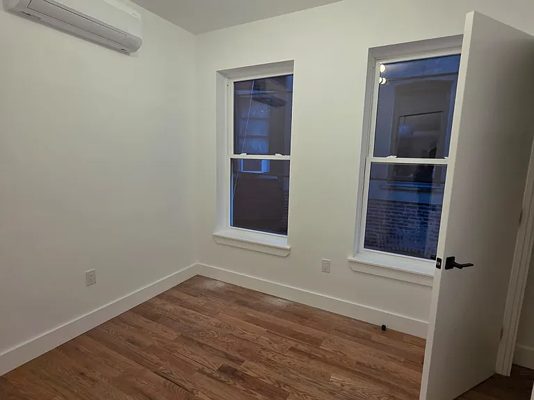 286 Hawthorne Ave #4BR — Photo 6