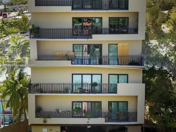 568 NE 66th St APT 202, Miami, FL 33138