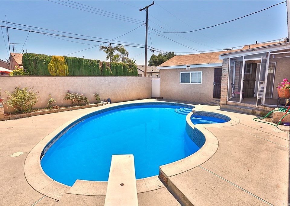1st image of 2386 S San Antonio Ave