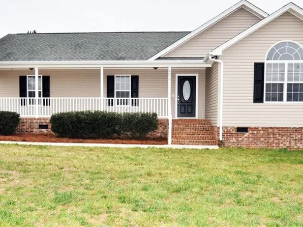 6050 Griffin Dr, Ramseur, NC 27316