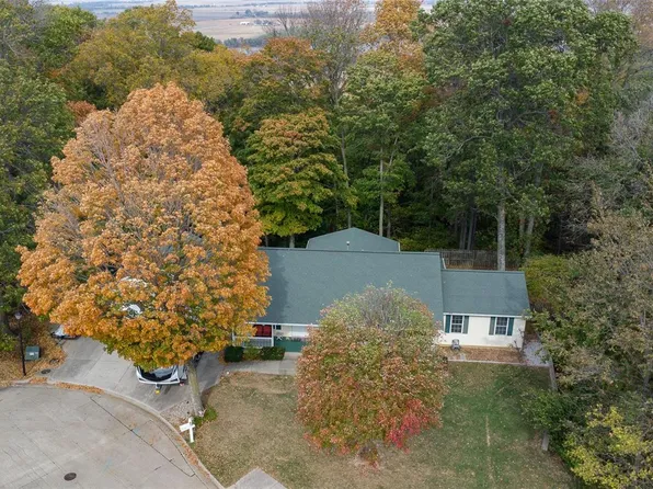 111 Peregrine Ln, Valmeyer, IL 62295