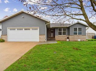 2475 Daleview Dr, Marion, IA 52302