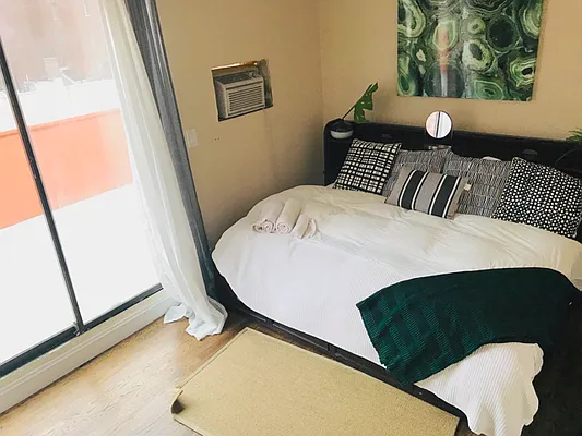 Rented by Roberto Guilbet, LREB | media 18