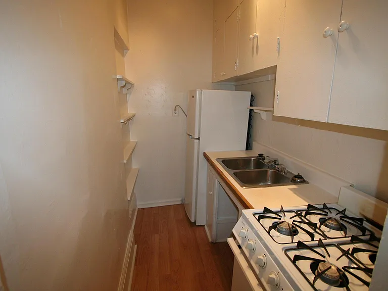 1237 N Emerson St #4 — Photo 4
