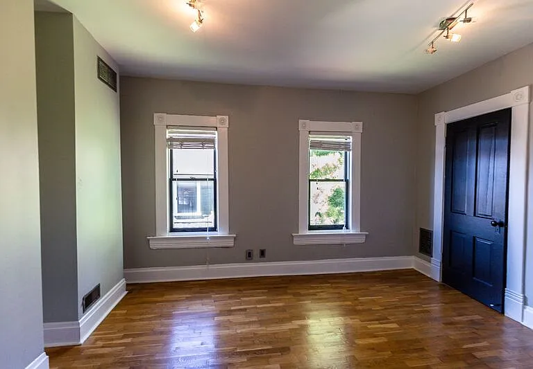 221-223 Thurman Ave #221 — Photo 12