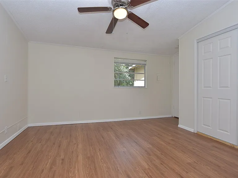 16013 Edwards Dr — Photo 18