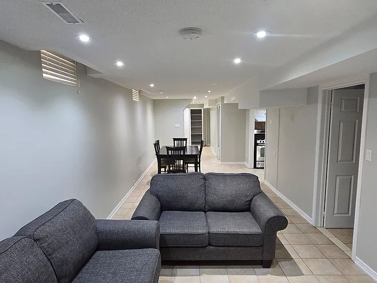 19 Rory Rd #LOWER — Photo 5