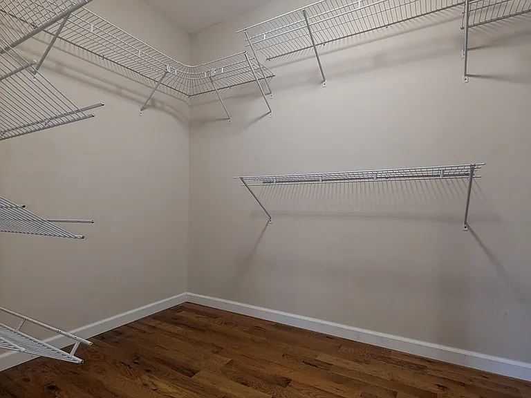 1130 Twin Hill Ln — Photo 17