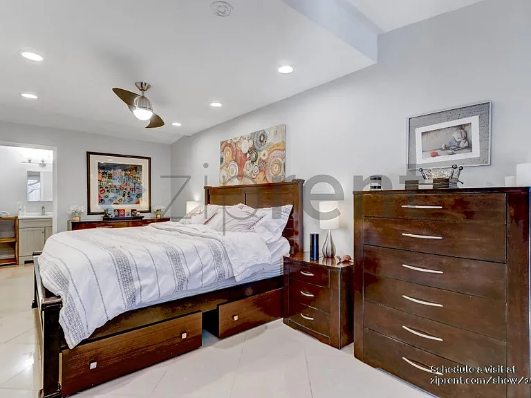 2975 Webster Ave — Photo 10