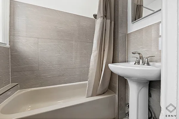 Rented by ERNY LLC | media 12