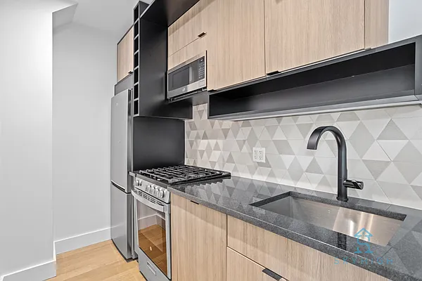 Rented by Skyhigh Realty NYC LLC | media 20