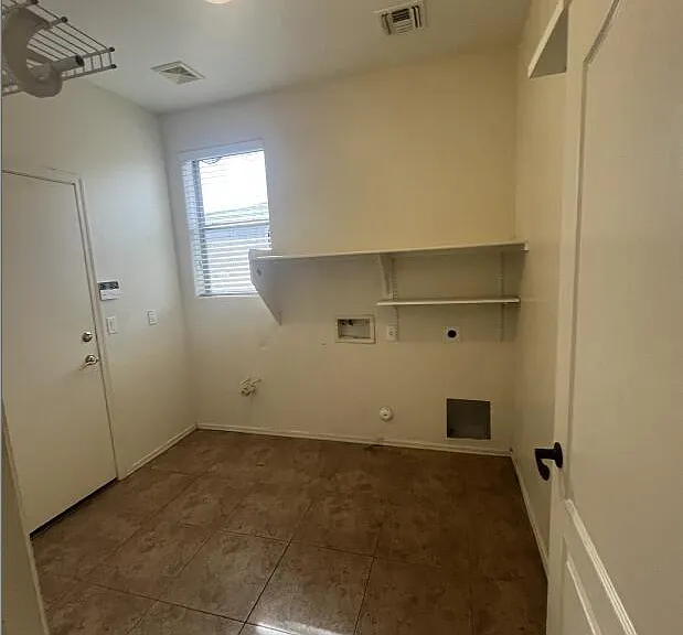 576 E Julian Dr — Photo 20