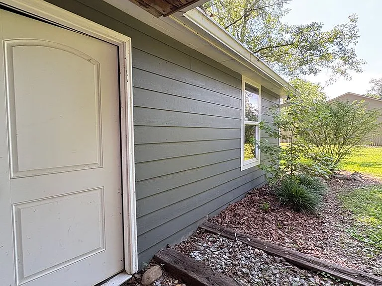 940 Julian Rd — Photo 21