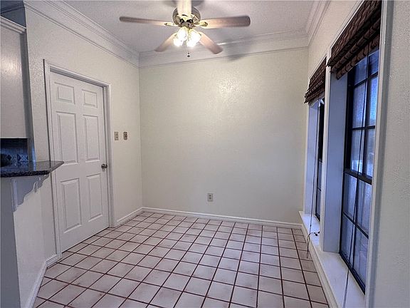 5th image of 3906 McKinzie Rd