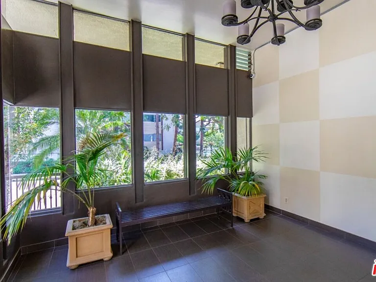 6001 Canterbury Dr #303 — Photo 3