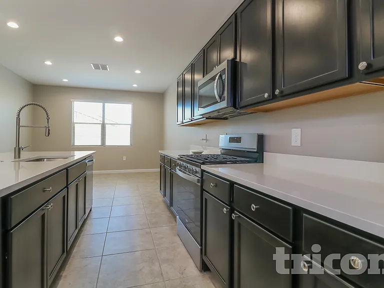30361 W Crittenden Ln — Photo 6