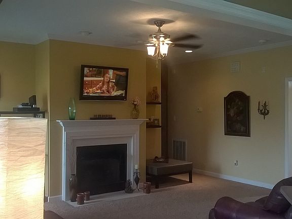 Great Room W/ Fireplace 