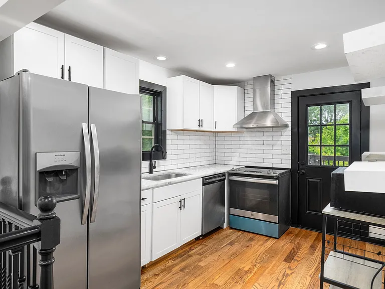 380 New Jersey Ave NW — Photo 11