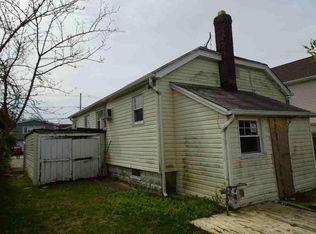 31 E Bedell St, Freeport, NY 11520