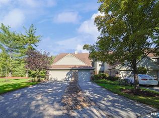 48 Meadow View Ct, Leonia, NJ 07605