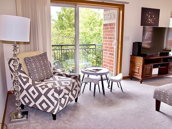 5th image of 3401 N Carriageway Dr Unit 401
