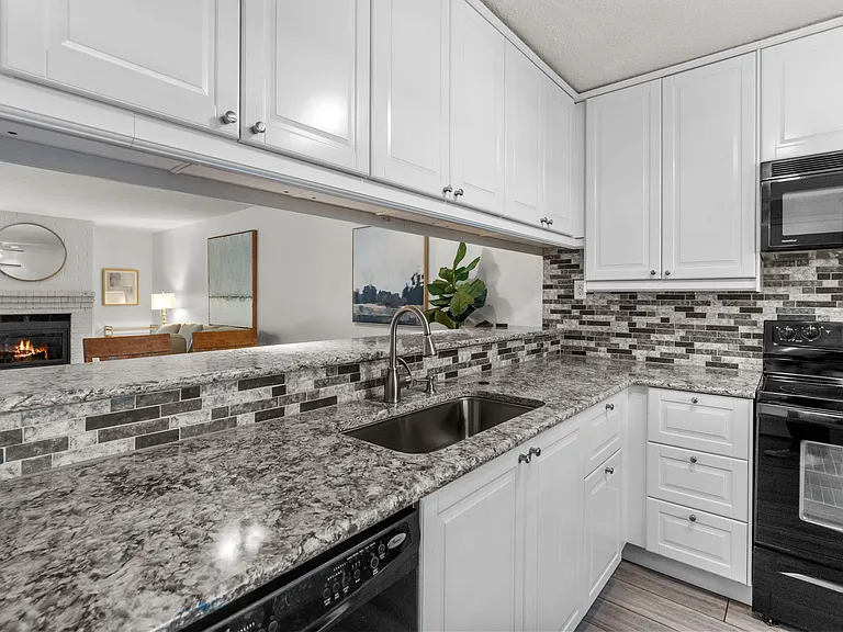 1811 Maplewood Trl — Photo 10