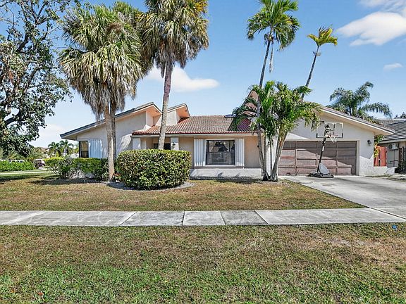 3rd image of 22220 Morning Glory Terrace