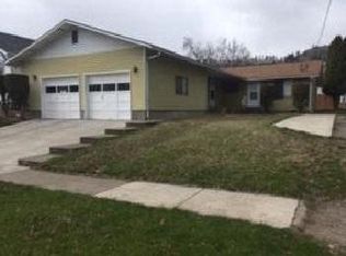 1004 4th St, La Grande, OR 97850