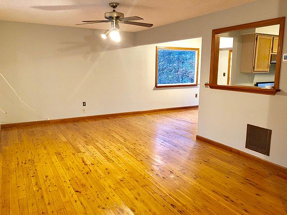 3rd image of 351 Audrey Ave