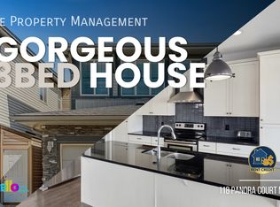 118 Panora Ct NW, Calgary, AB T3K0V2