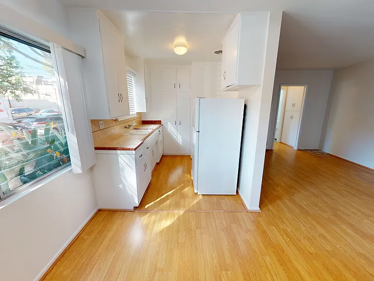 1042 N Stanley Ave #1044 — Photo 5