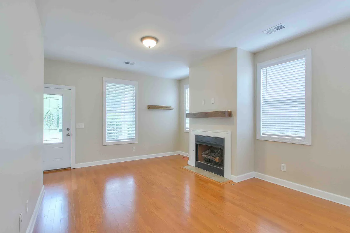 Building Photo - 1008A Cahal Ave