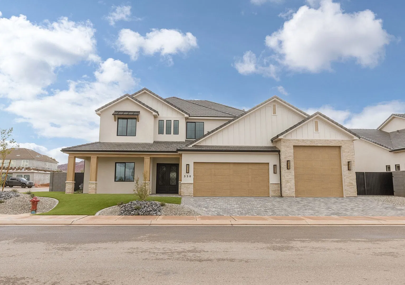 Gorgeous 5 bedroom in Finley Farms with Sports Court within walking distance to Crimson High School — Photo 2