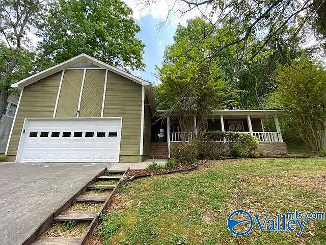 3 bed, 2.0 bath, 1437 sqft, $1,595 — Photo 1