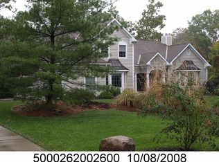 7096 Woodsedge Dr, Cincinnati, OH 45230