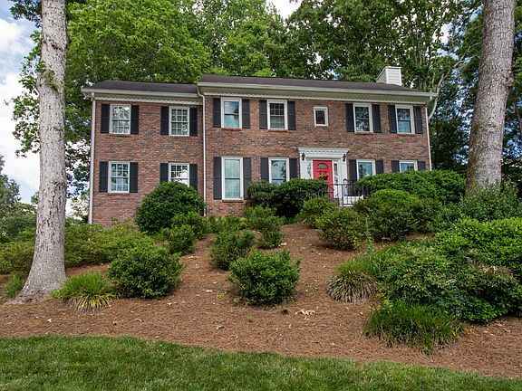 2nd image of 4440 E Brandon Dr NE
