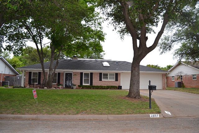 1st image of 2807 Tanglewood Dr