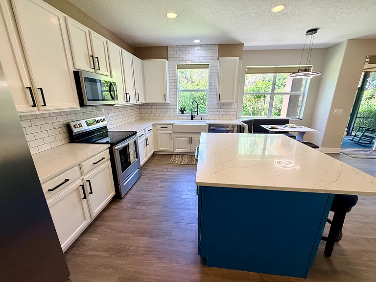 5745 SE Crooked Oak Ave — Photo 2