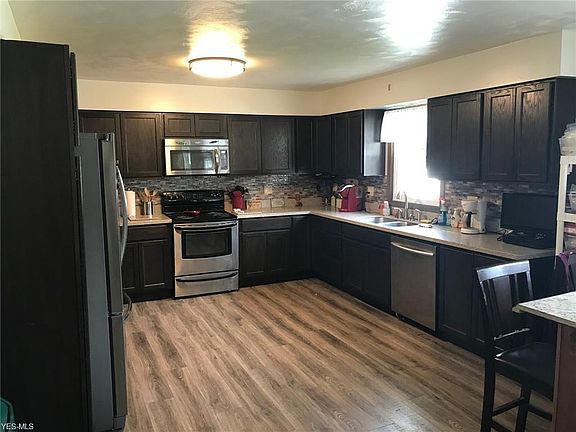 2nd image of 634 Orchard Ave NW