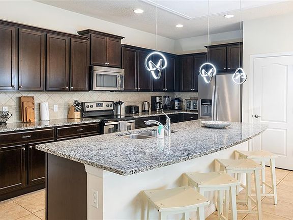 3rd image of 9047 Rhodes St