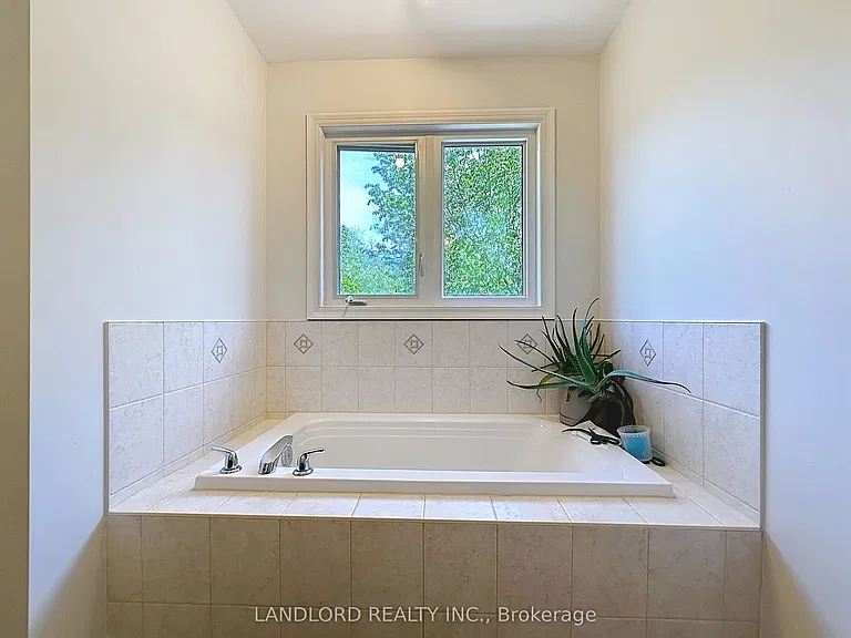 31 Ida Jane Grv — Photo 16