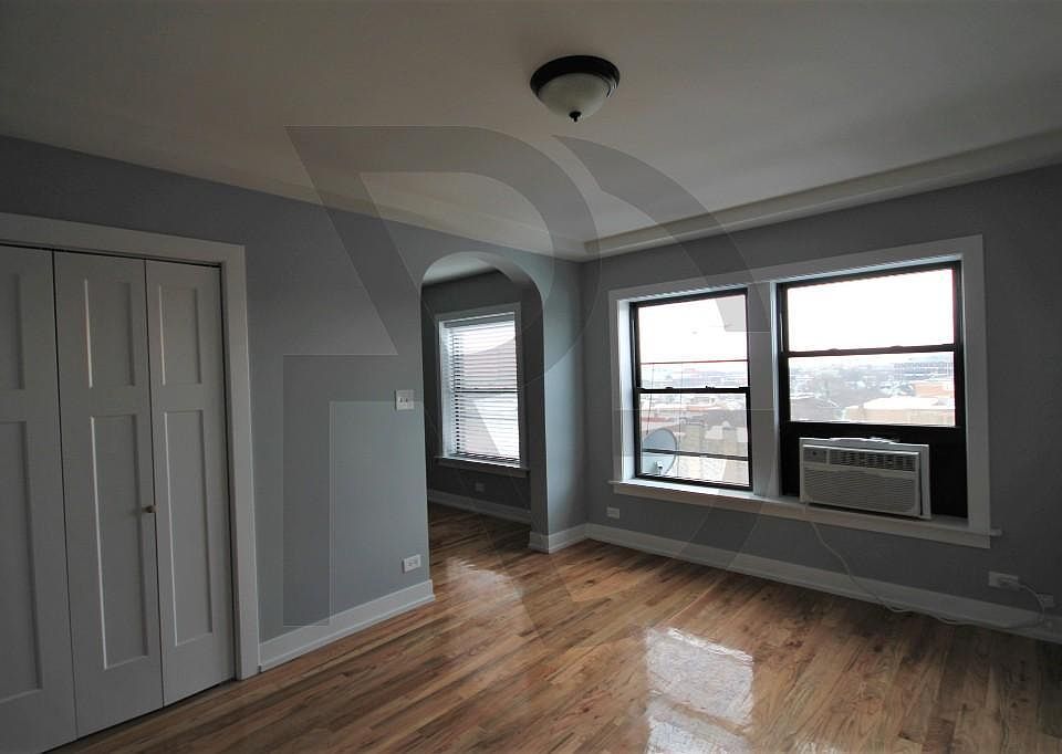 1st image of 550 W Arlington Pl #550606